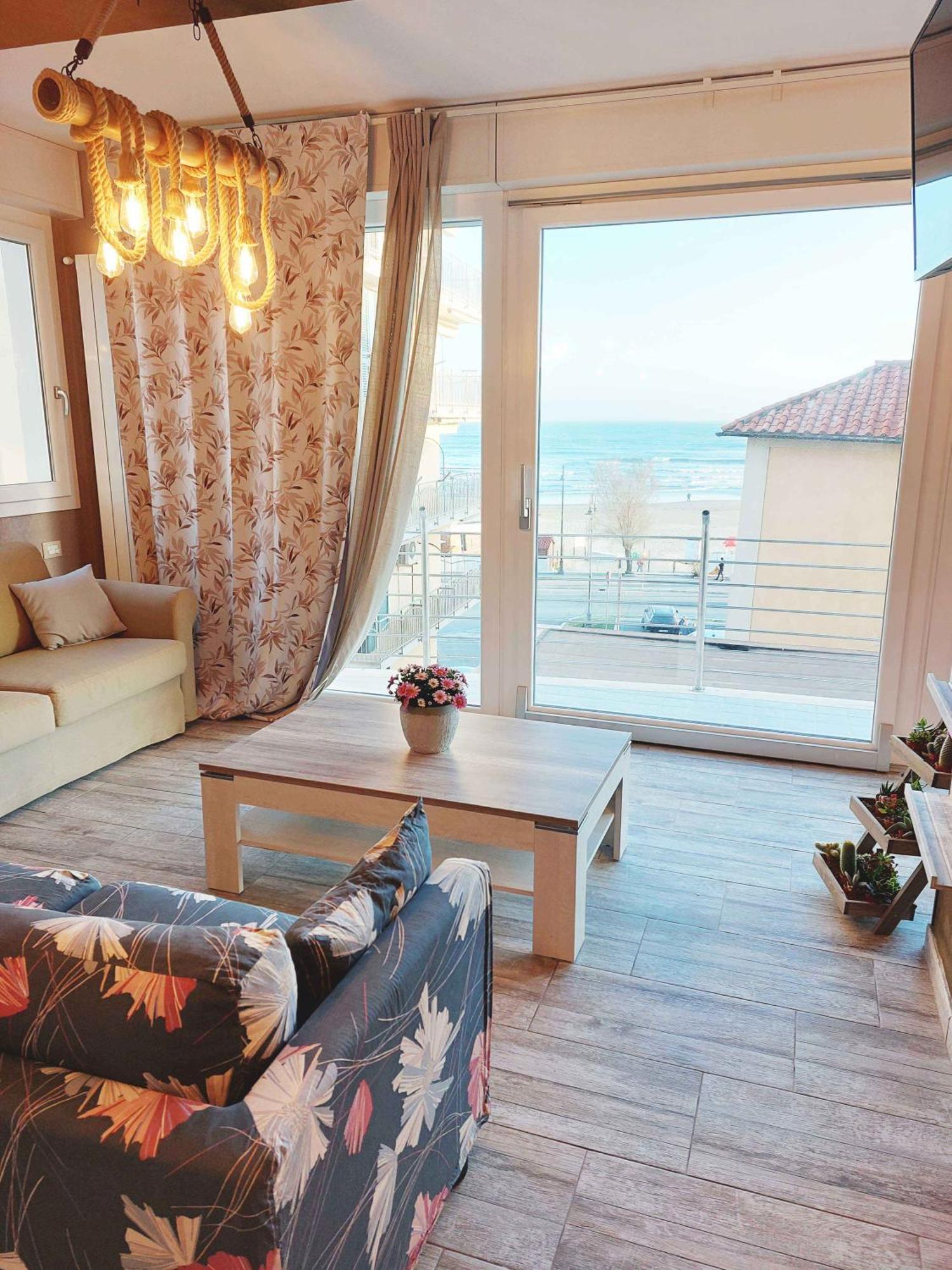 Sweet Home & Wellness Affittacamere Nettuno Exterior photo